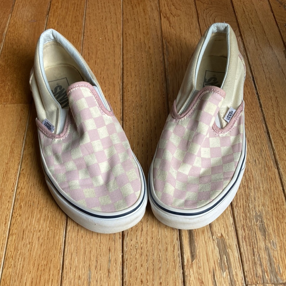 Vans off the wall tennis shoes, size 7.5, pink & white checkered